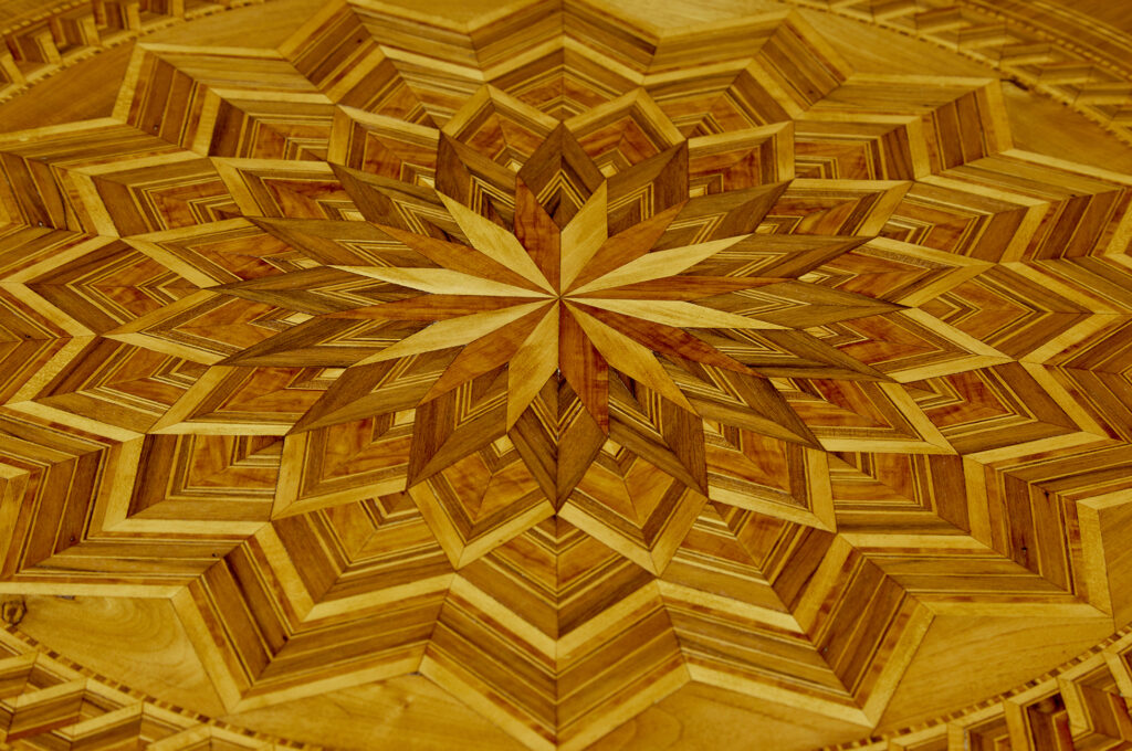 Italian 19th Century Inlaid Walnut Sorrento Table — image 5