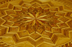 Italian 19th Century Inlaid Walnut Sorrento Table — thumbnail 5